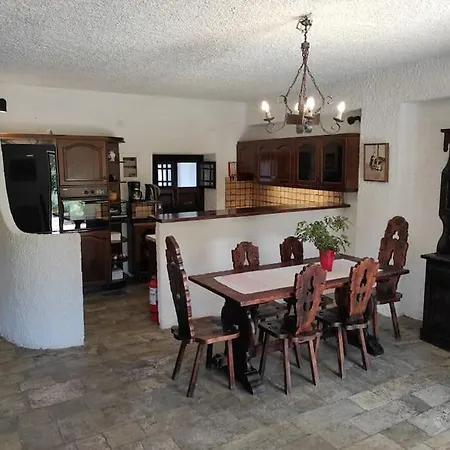 Villa Agnos *